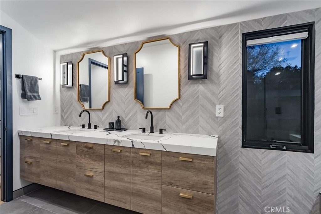 4627 Ethel Ave - Photo 13