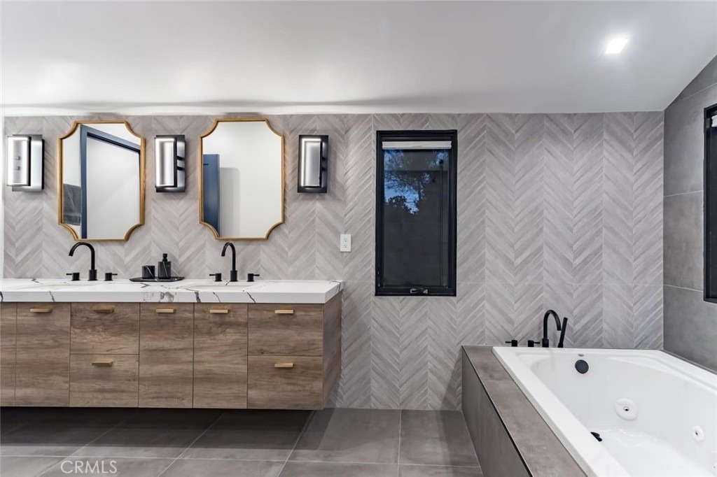 4627 Ethel Ave - Photo 14