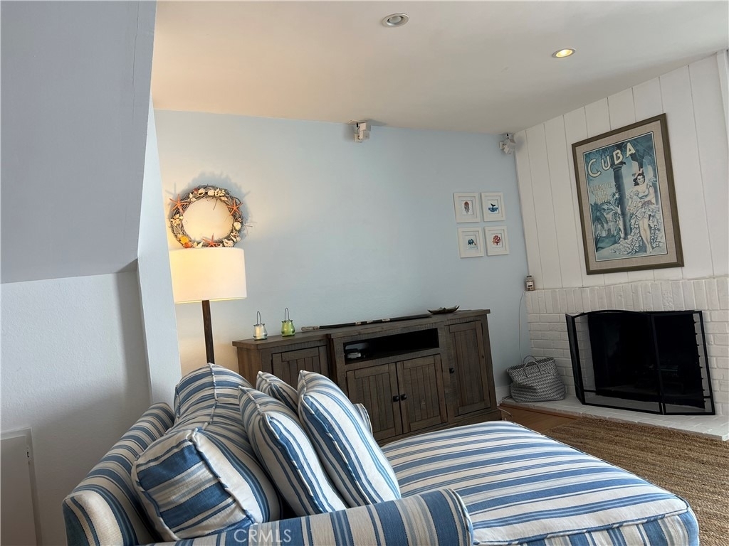 665 The Village - Photo 9