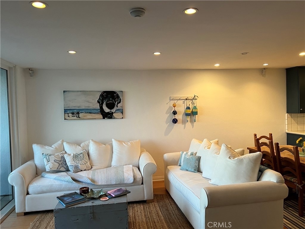 665 The Village - Photo 7