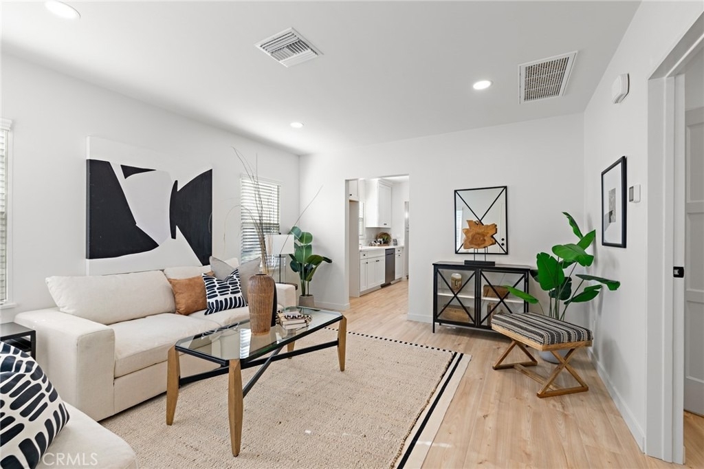 267 Olive - Photo 3