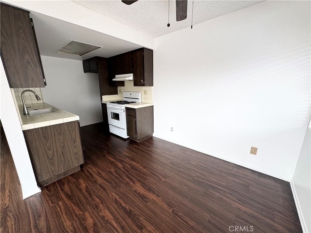 1236 W 8th - Photo 3