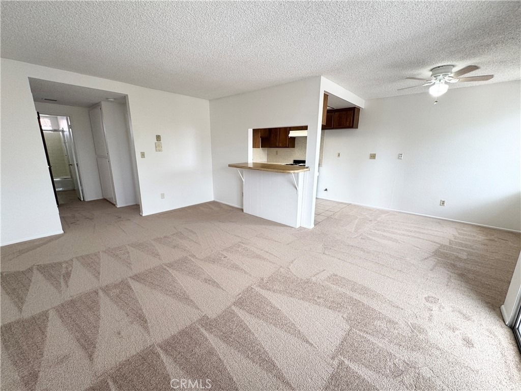 635 W 15th - Photo 1