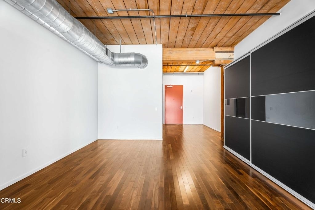 530 S Hewitt Street - Photo 11