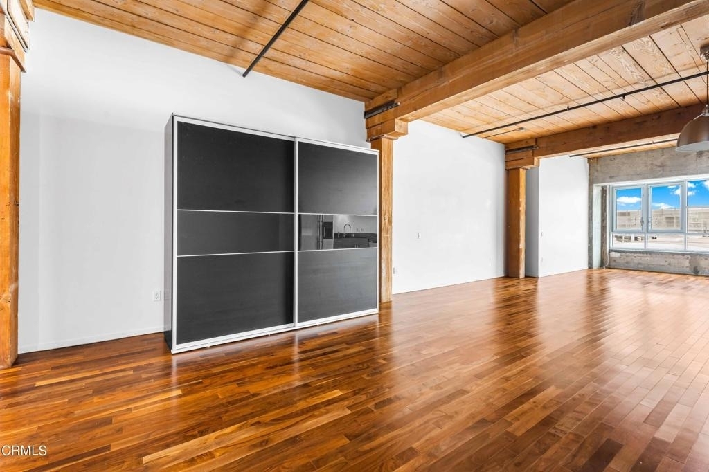 530 S Hewitt Street - Photo 12