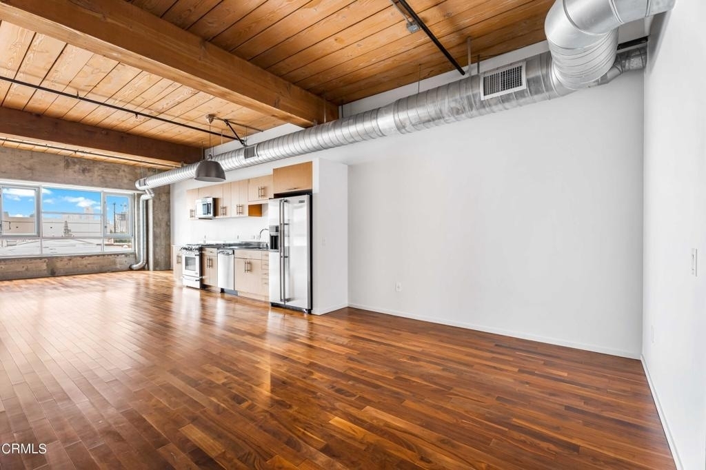 530 S Hewitt Street - Photo 8
