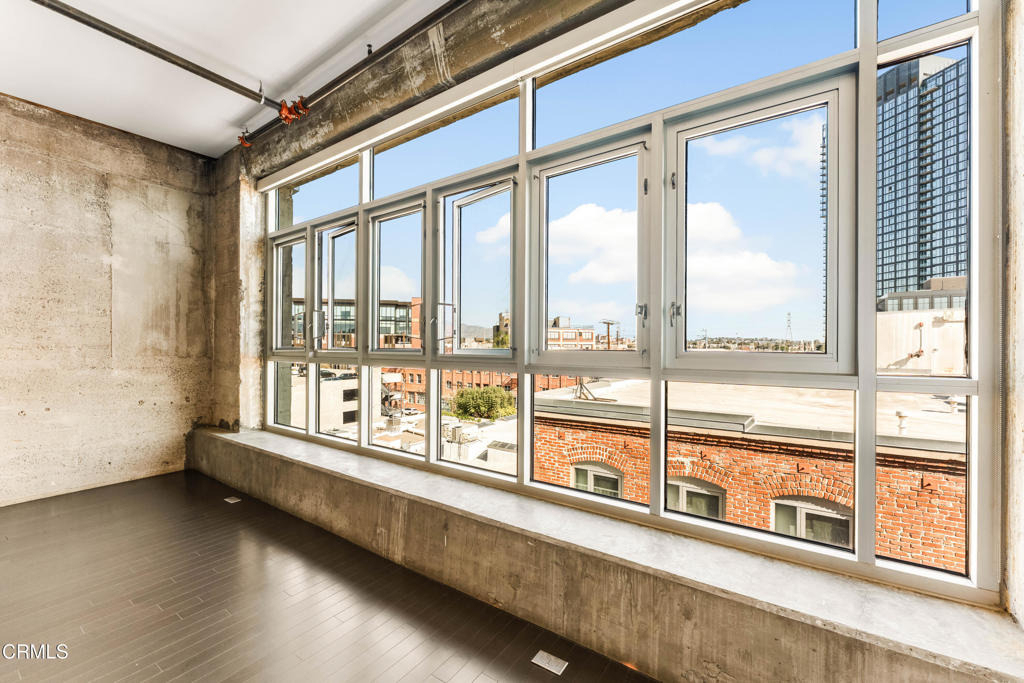 530 S Hewitt Street - Photo 22
