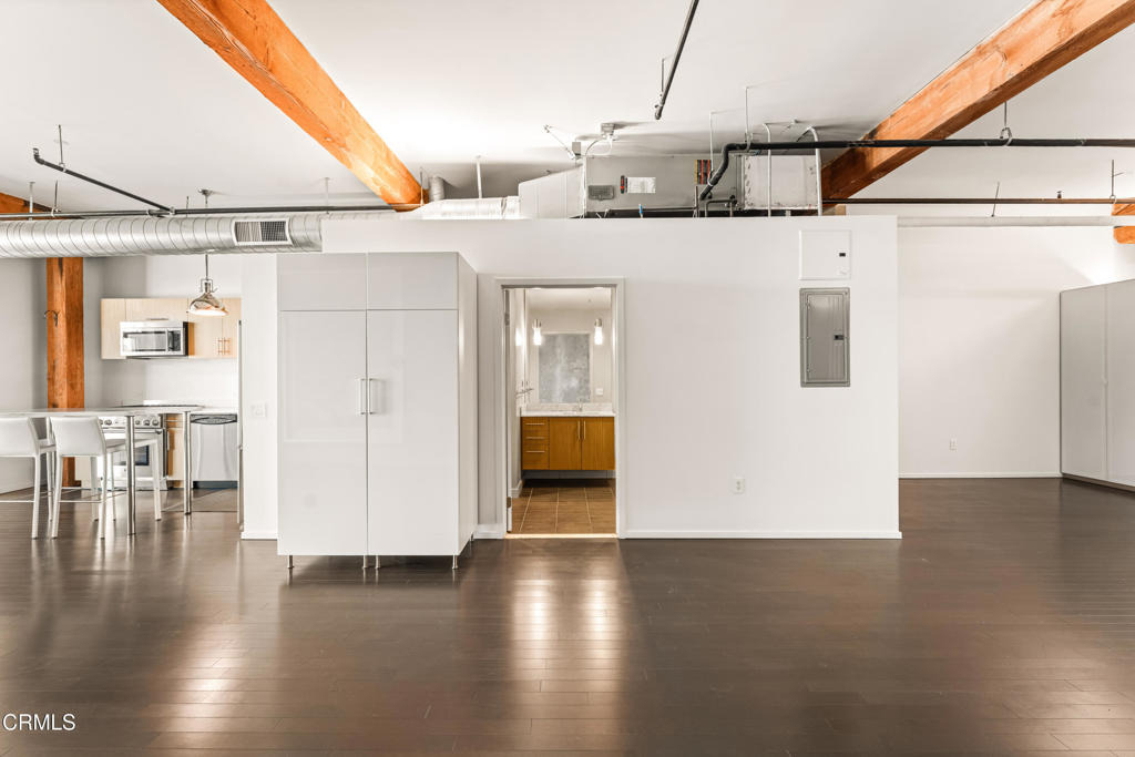 530 S Hewitt Street - Photo 8