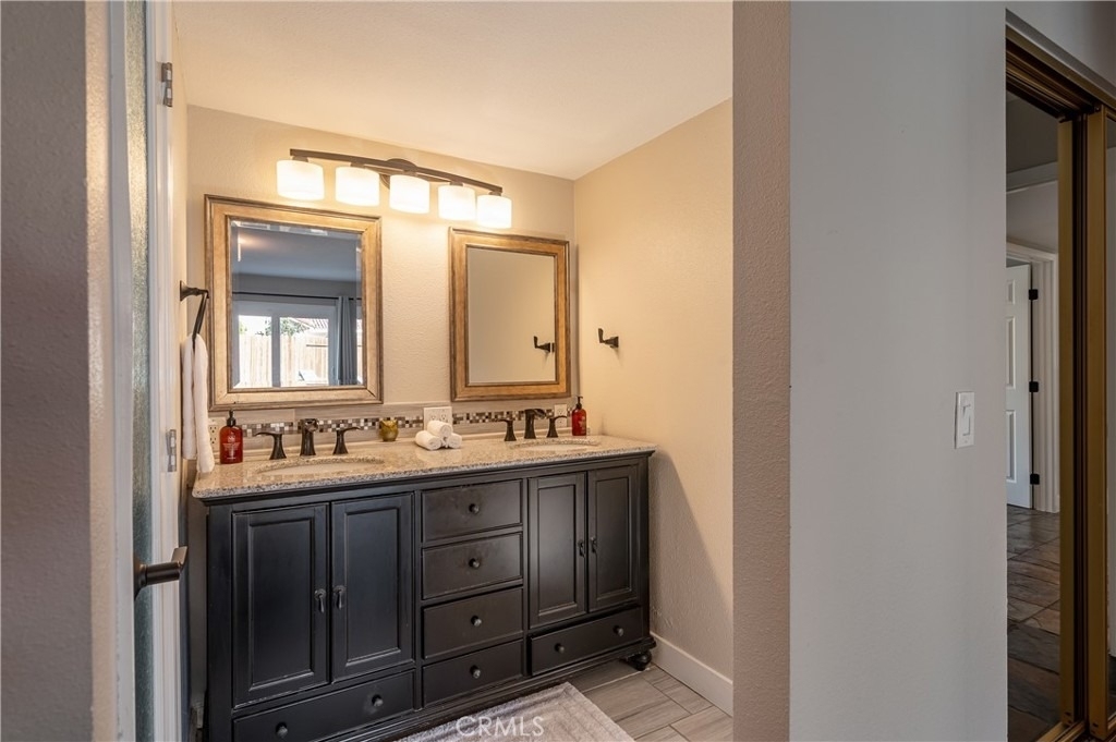 409 W Sierra - Photo 9