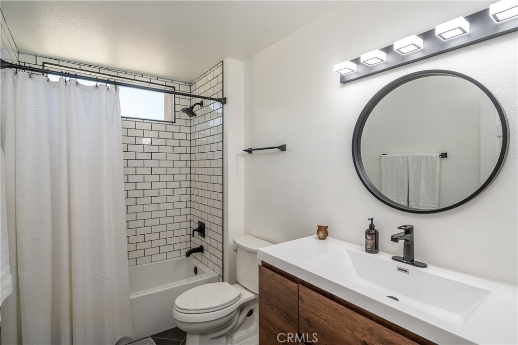 409 W Sierra - Photo 6