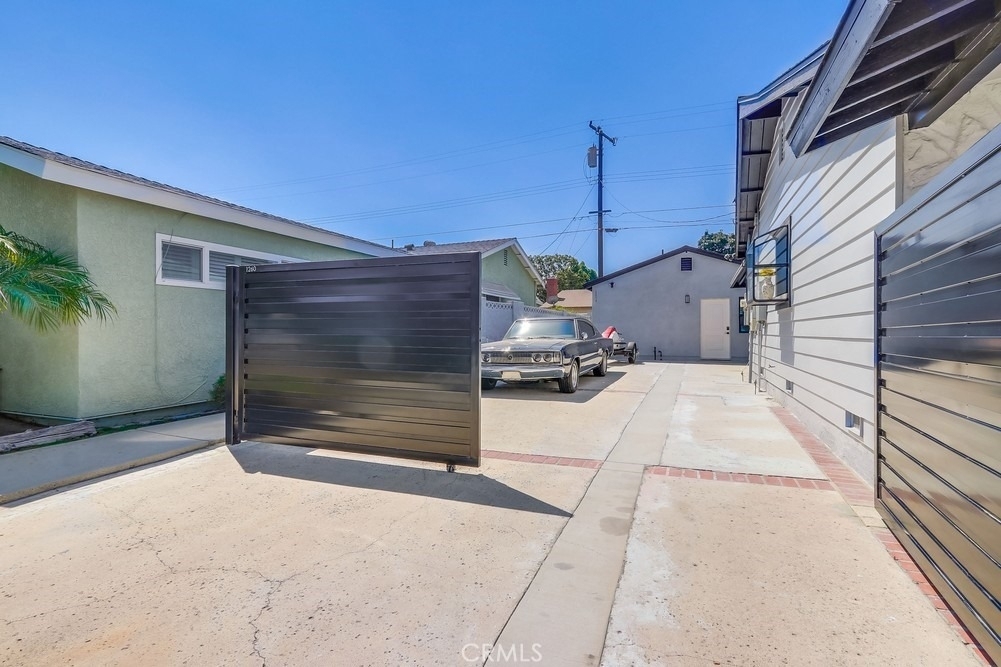 1260 E Turin Avenue - Photo 11