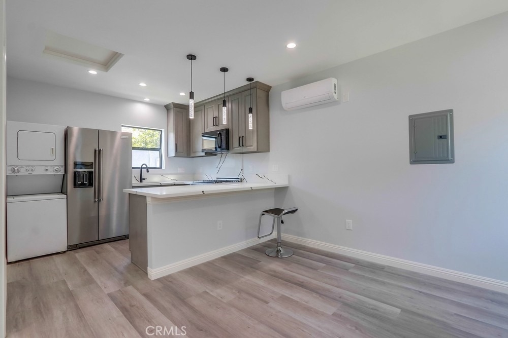 1260 E Turin Avenue - Photo 2