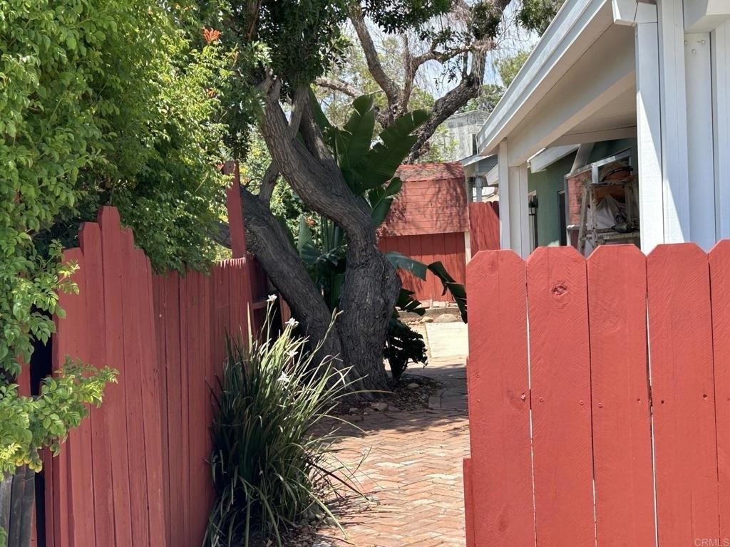 8621 Willow - Photo 10