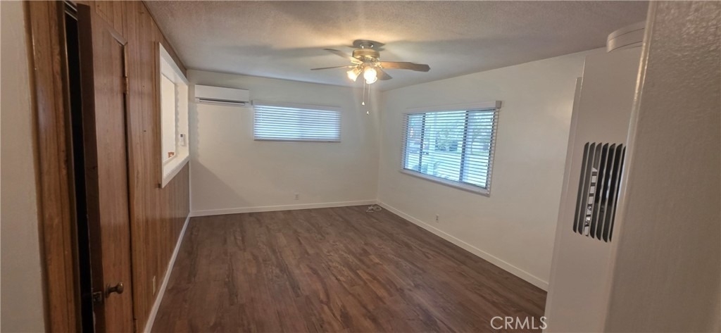 7815 Mango Avenue - Photo 3