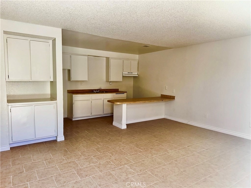 11661 White Avenue - Photo 1