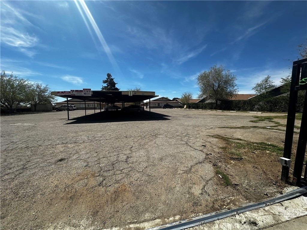 11661 White Avenue - Photo 18