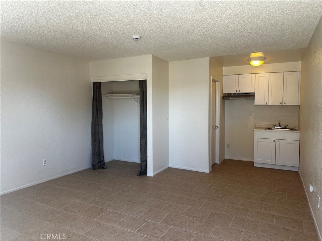 11661 White Avenue - Photo 10