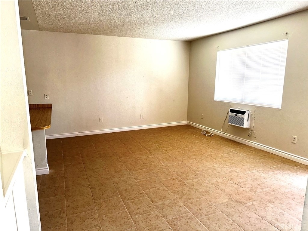 11661 White Avenue - Photo 6