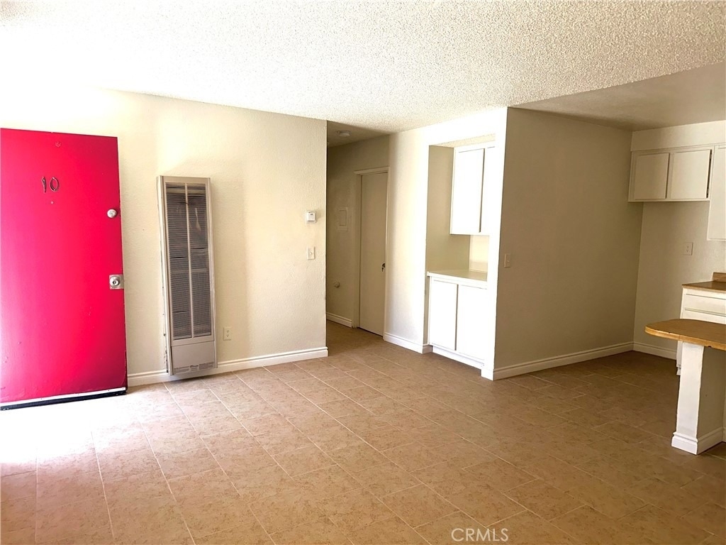 11661 White Avenue - Photo 2