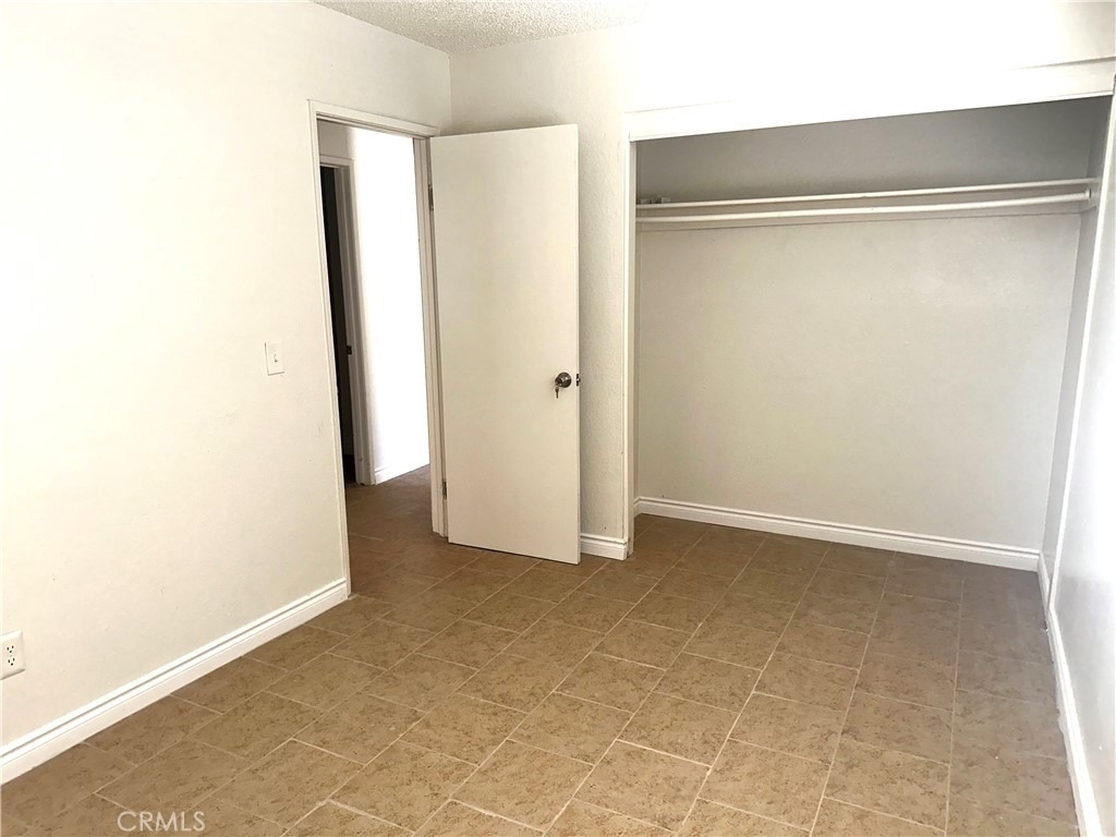 11661 White Avenue - Photo 4