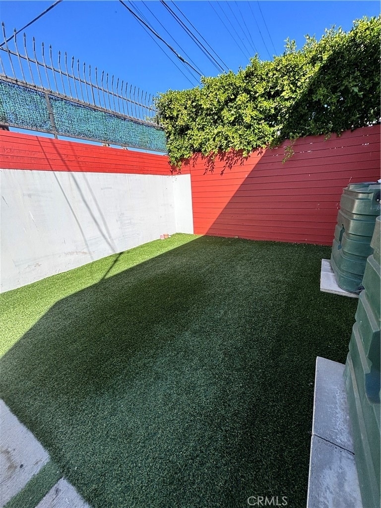 1009 Palms - Photo 4