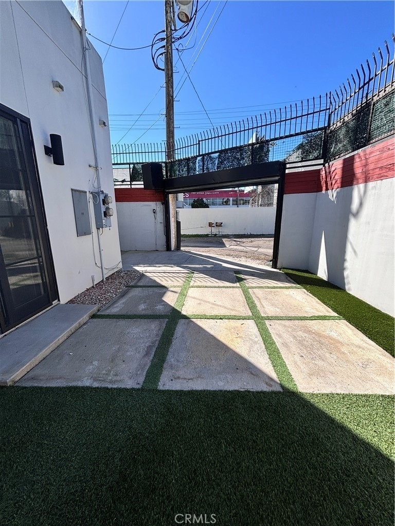1009 Palms - Photo 5
