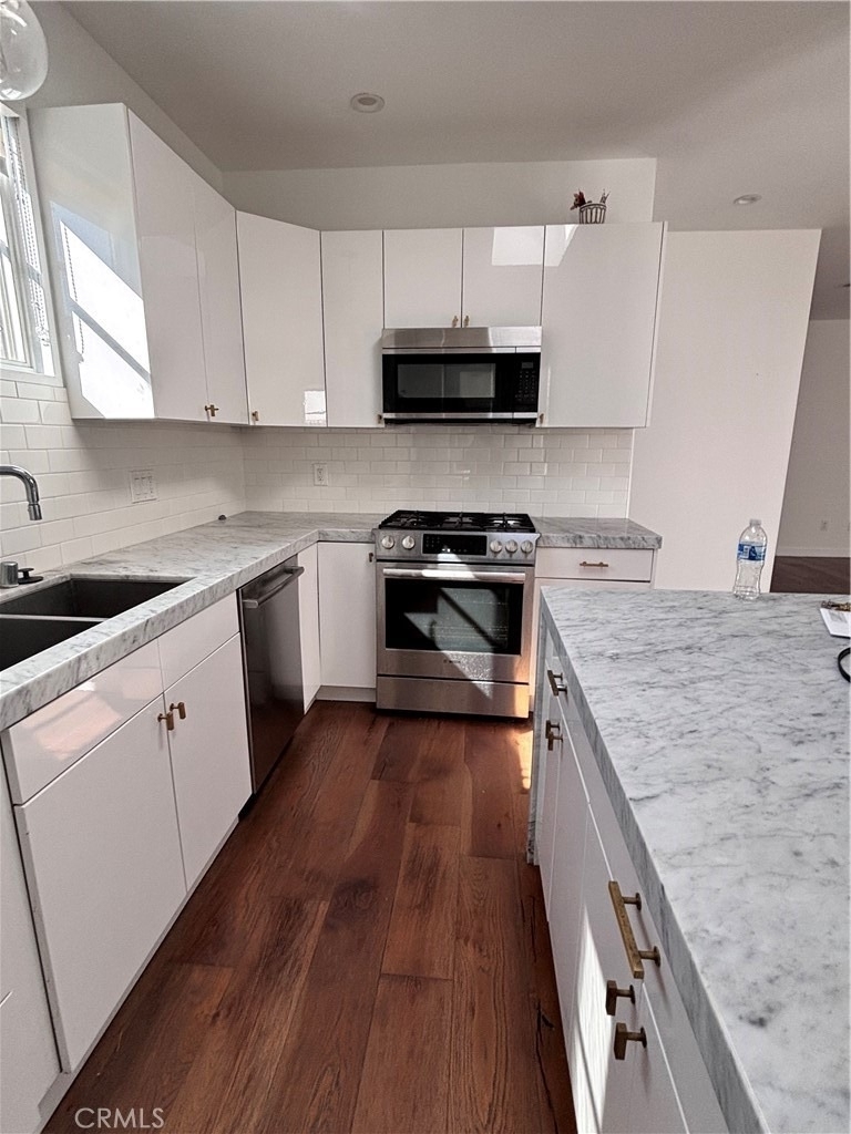1009 Palms - Photo 11