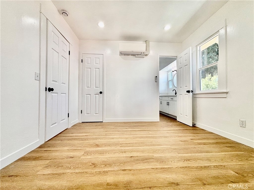 910 Acacia Avenue - Photo 9