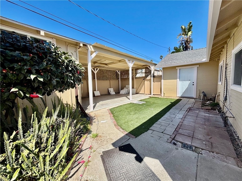 910 Acacia Avenue - Photo 20
