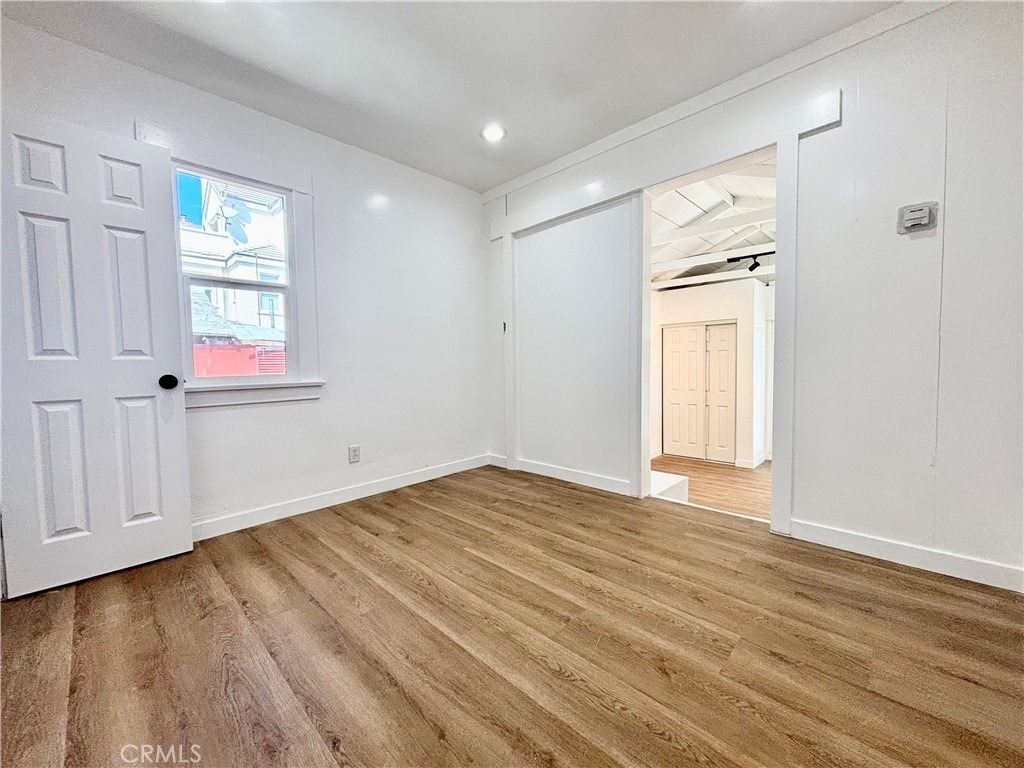 910 Acacia Avenue - Photo 8