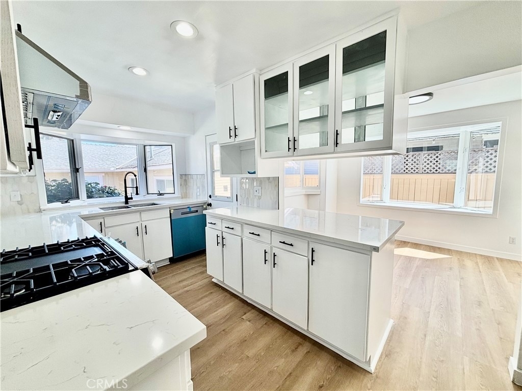 910 Acacia Avenue - Photo 6