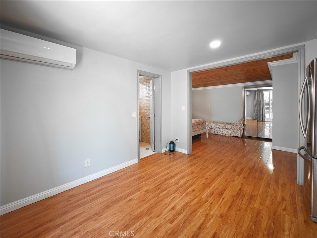 6217 Avon Avenue - Photo 8