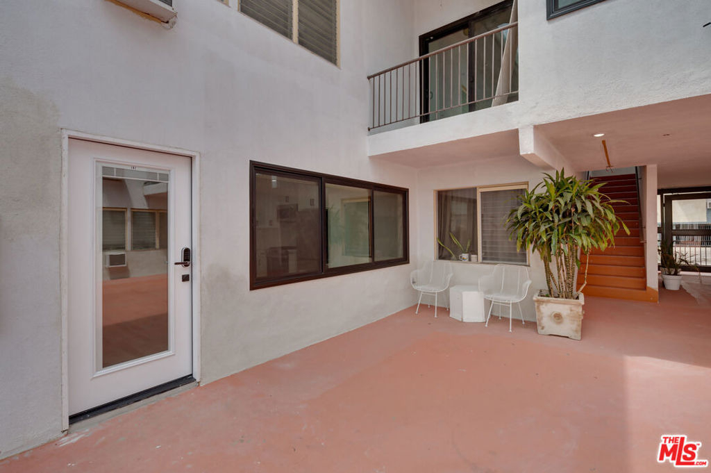 928 N San Vicente Boulevard - Photo 14