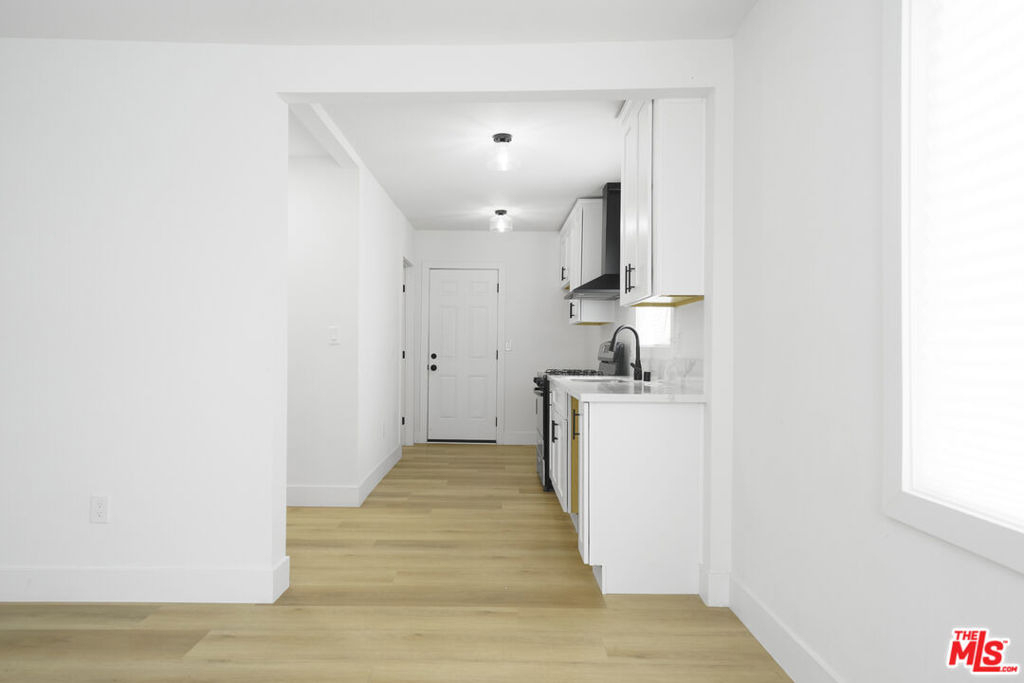 4555 Acacia Avenue - Photo 9