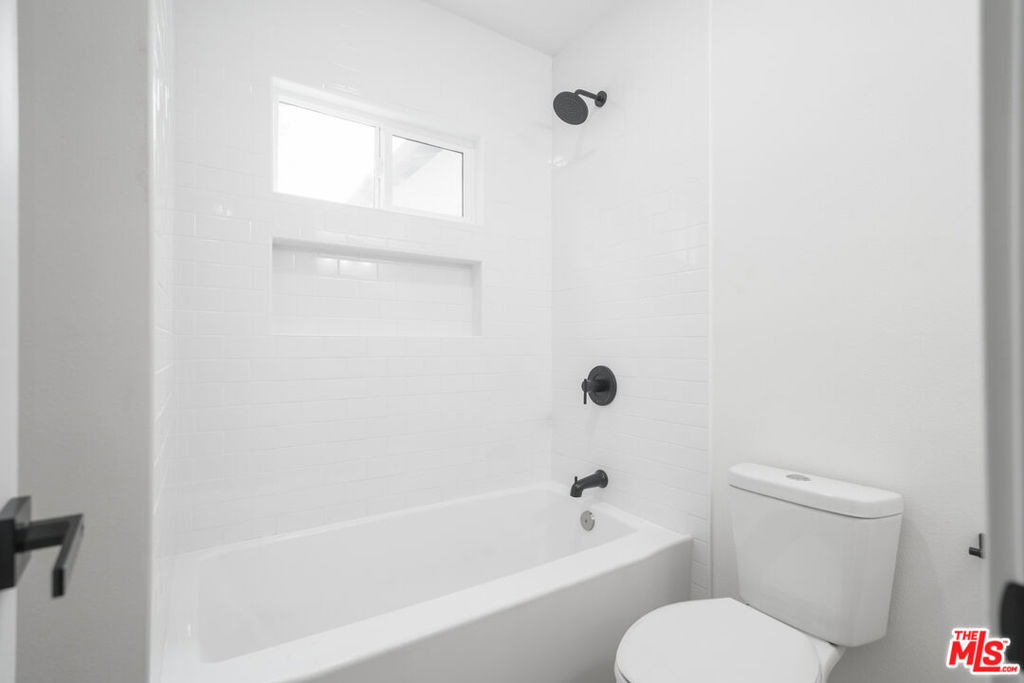 4555 Acacia Avenue - Photo 18
