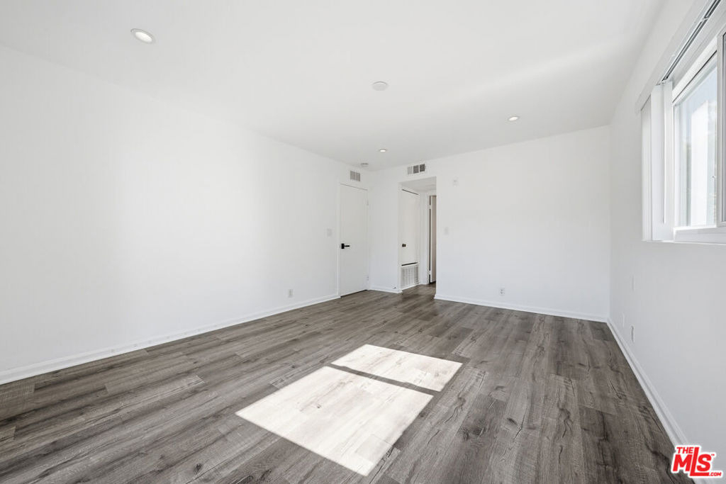 1037 N Vista Street - Photo 13