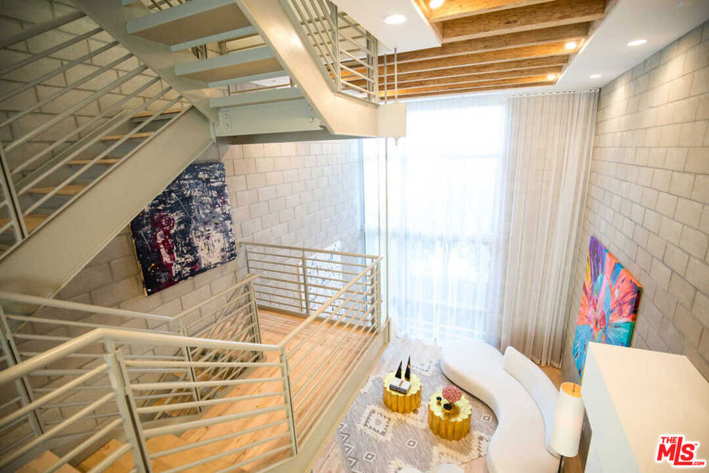 3450 Cahuenga Boulevard - Photo 3