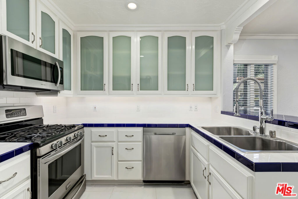 910 Alfred Street - Photo 10