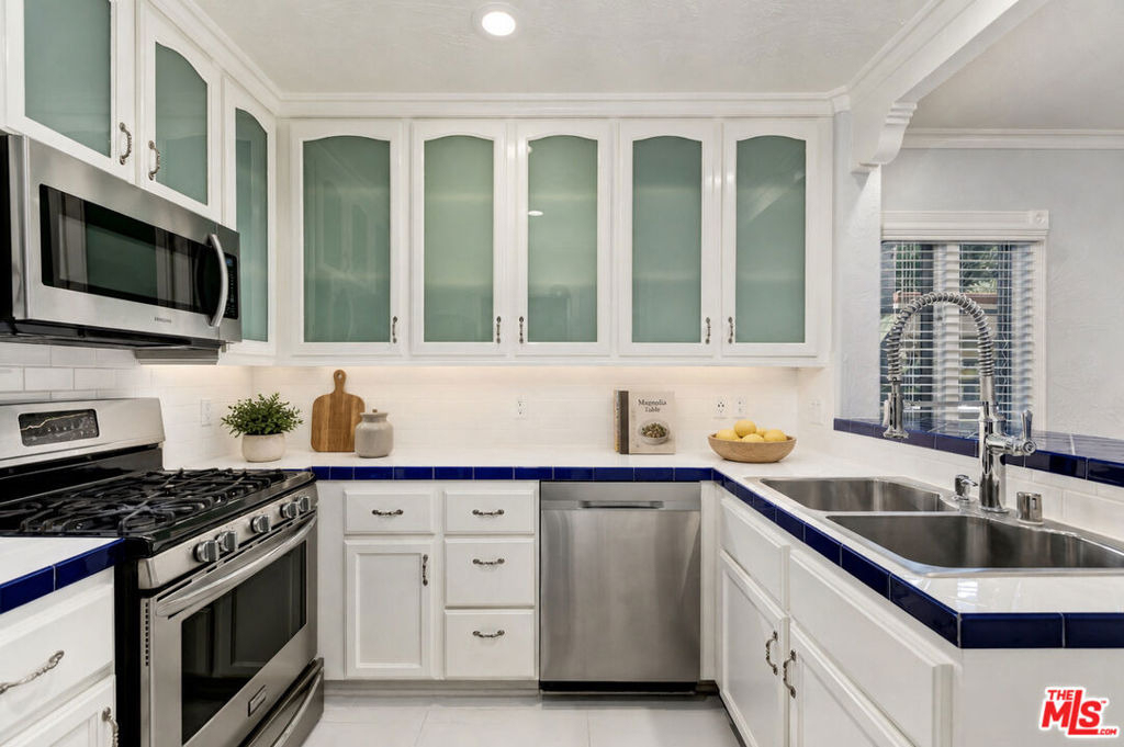 910 Alfred Street - Photo 9