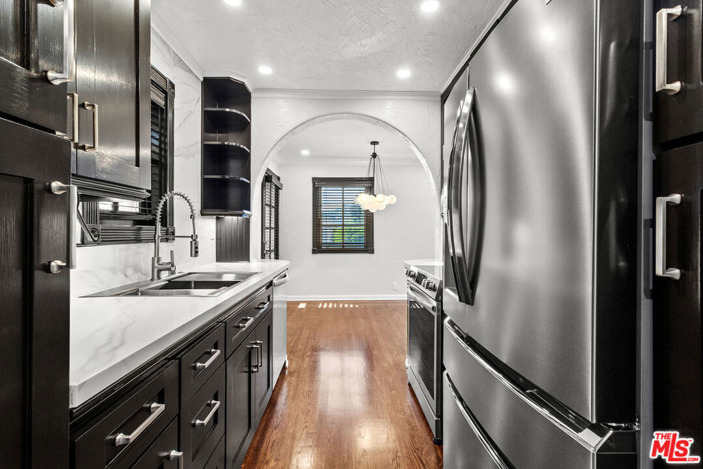 1118 Cardiff Avenue - Photo 12