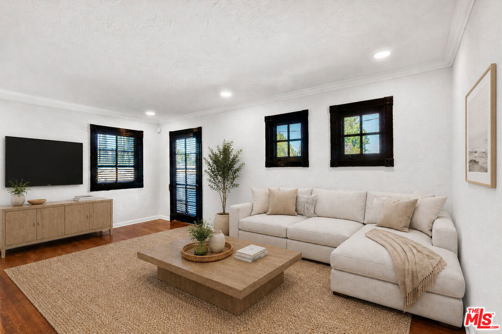 1118 Cardiff Avenue - Photo 4