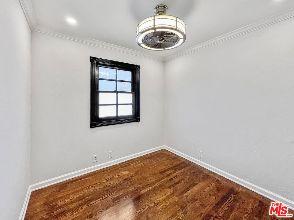1118 Cardiff Avenue - Photo 32