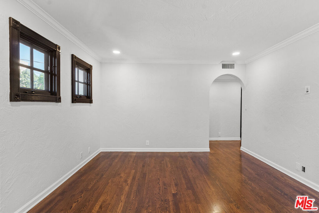 1118 Cardiff Avenue - Photo 6