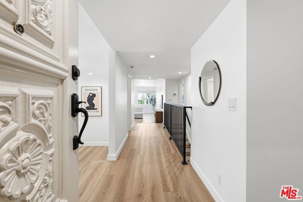 324 S Elm Drive - Photo 3