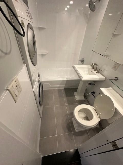 277 E 10th St - Photo 3