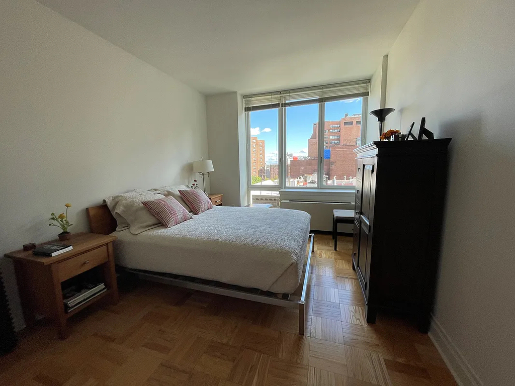 Lexington Avenue / 97th Street - Photo 4