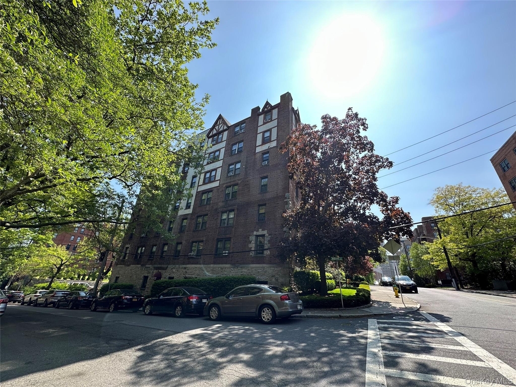 312 Main Street - Photo 2