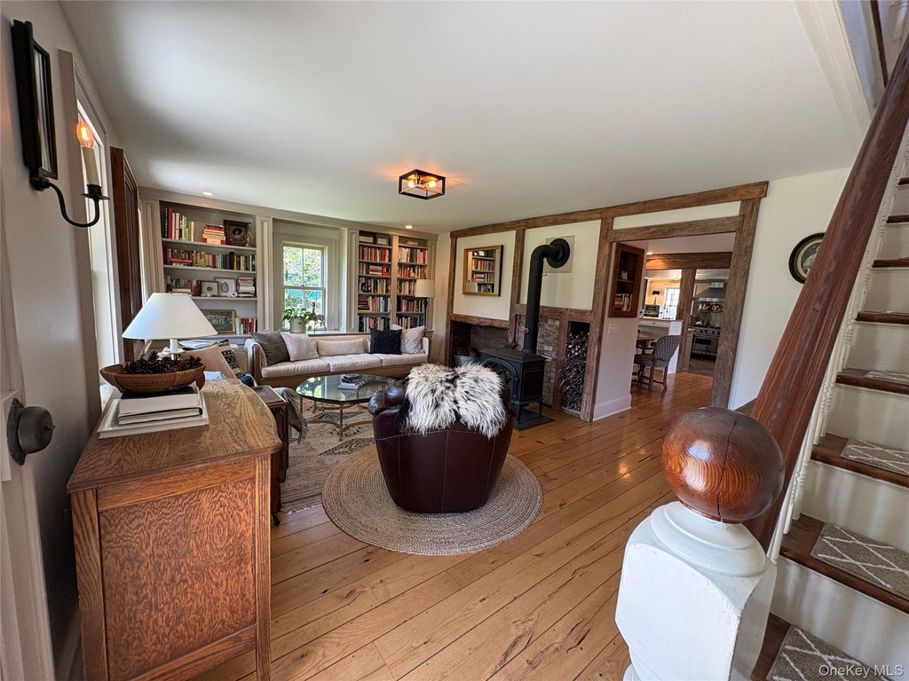 184 Twomey Avenue - Photo 3