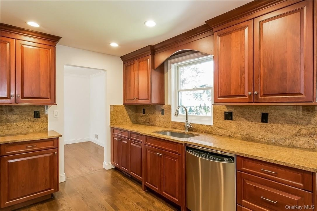 20 Walker Avenue - Photo 3