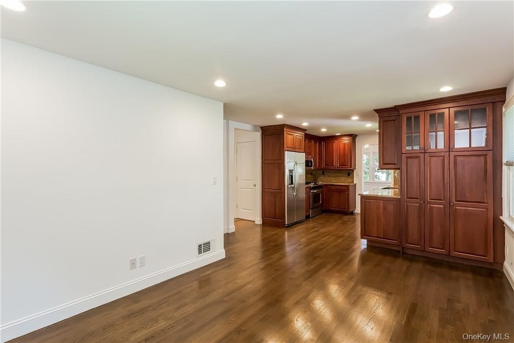 20 Walker Avenue - Photo 2